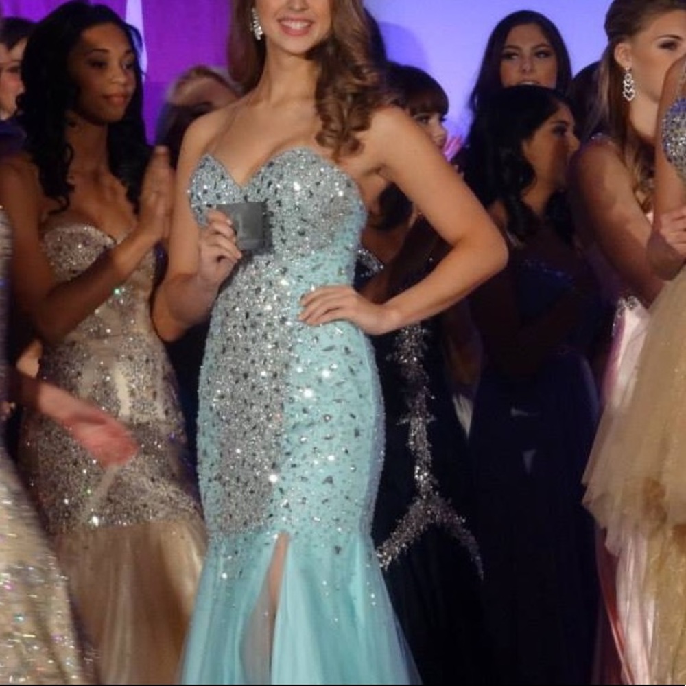 Terani Couture Size 4 Mermaid Style Prom Dress